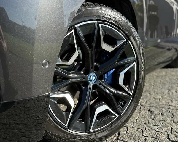 Серый БМВ iX, объемом двигателя 0 л и пробегом 35 тыс. км за 47500 $, фото 28 на Automoto.ua