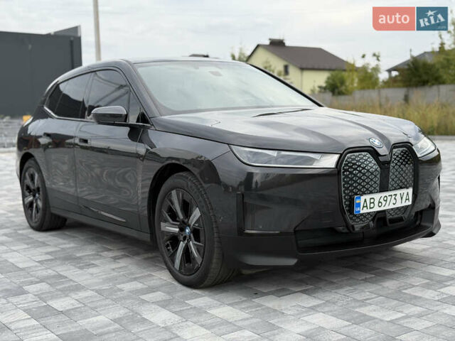 Серый БМВ iX, объемом двигателя 0 л и пробегом 38 тыс. км за 45700 $, фото 3 на Automoto.ua