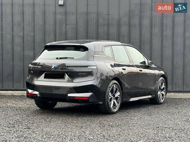 Сірий БМВ iX, об'ємом двигуна 0 л та пробігом 73 тис. км за 47900 $, фото 2 на Automoto.ua