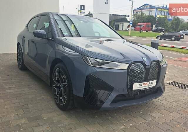 Серый БМВ iX, объемом двигателя 0 л и пробегом 49 тыс. км за 45500 $, фото 8 на Automoto.ua