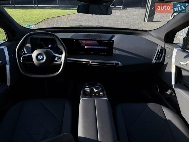 Серый БМВ iX, объемом двигателя 0 л и пробегом 35 тыс. км за 47500 $, фото 67 на Automoto.ua