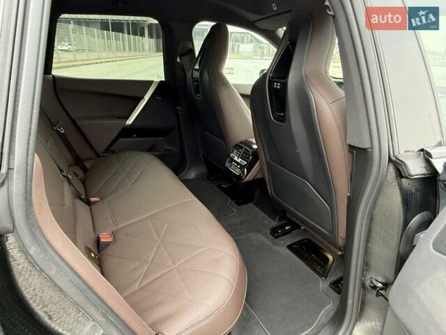 Серый БМВ iX, объемом двигателя 0 л и пробегом 106 тыс. км за 55500 $, фото 50 на Automoto.ua