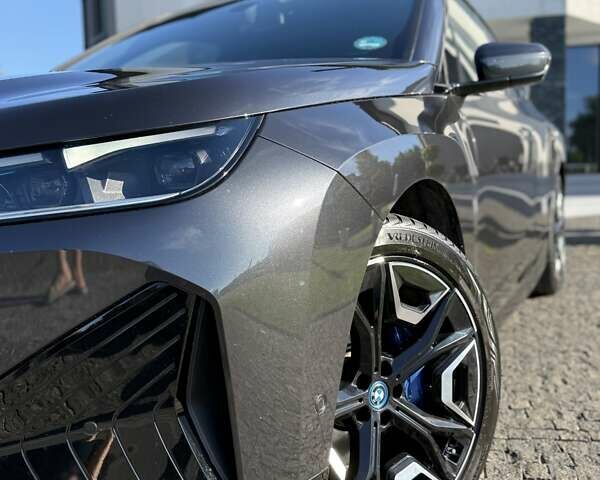 Серый БМВ iX, объемом двигателя 0 л и пробегом 35 тыс. км за 47500 $, фото 27 на Automoto.ua