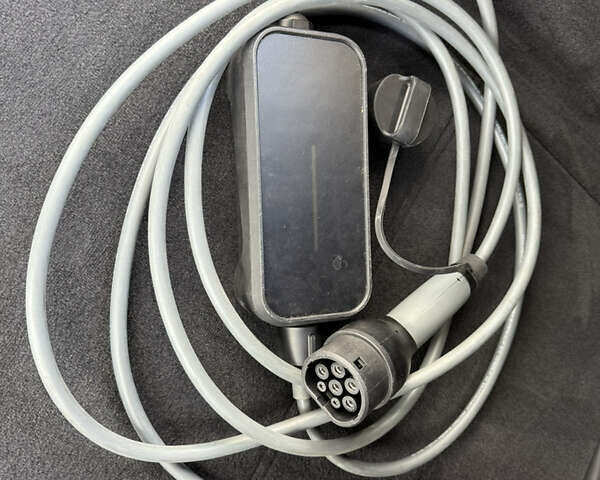 Серый БМВ iX, объемом двигателя 0 л и пробегом 15 тыс. км за 74400 $, фото 40 на Automoto.ua