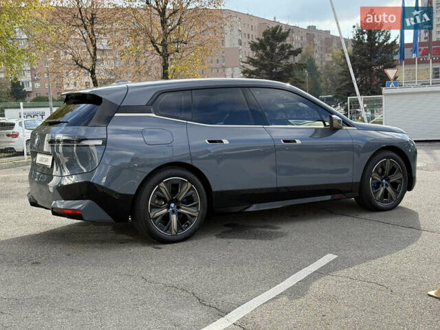 Серый БМВ iX, объемом двигателя 0 л и пробегом 15 тыс. км за 74400 $, фото 9 на Automoto.ua