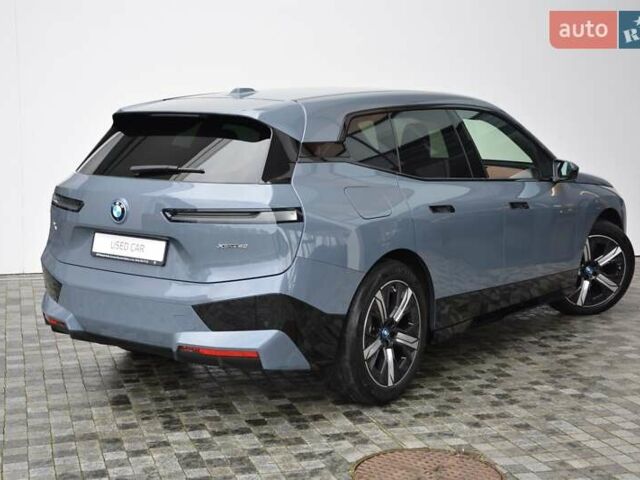 Серый БМВ iX, объемом двигателя 0 л и пробегом 17 тыс. км за 61613 $, фото 2 на Automoto.ua