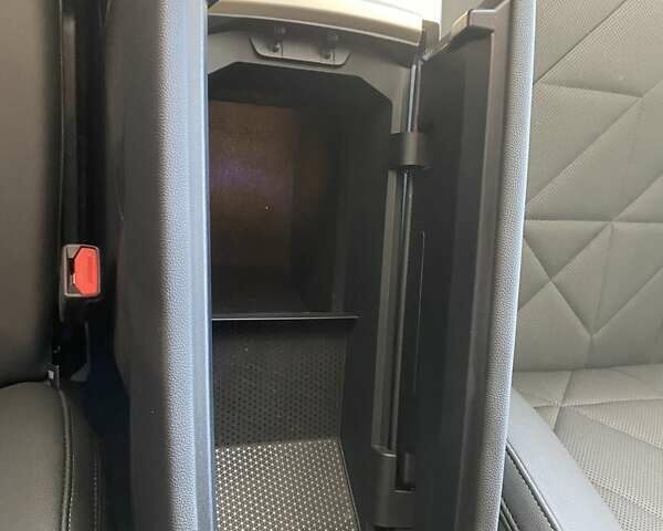 Сірий БМВ iX, об'ємом двигуна 0 л та пробігом 11 тис. км за 79800 $, фото 38 на Automoto.ua