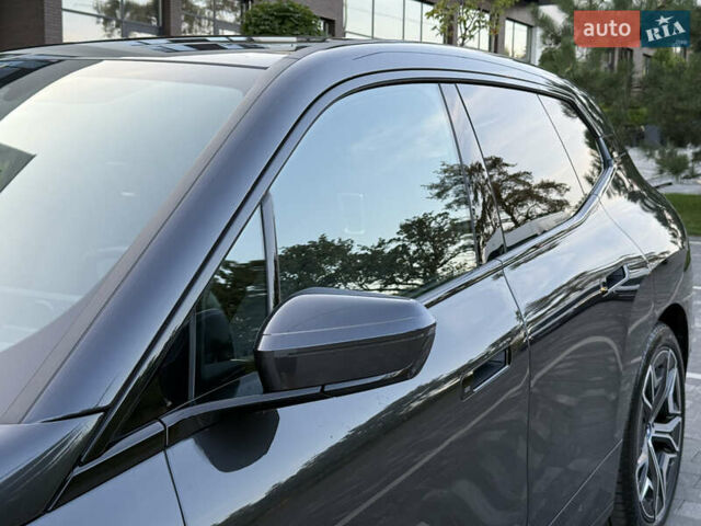 Серый БМВ iX, объемом двигателя 0 л и пробегом 67 тыс. км за 49900 $, фото 13 на Automoto.ua