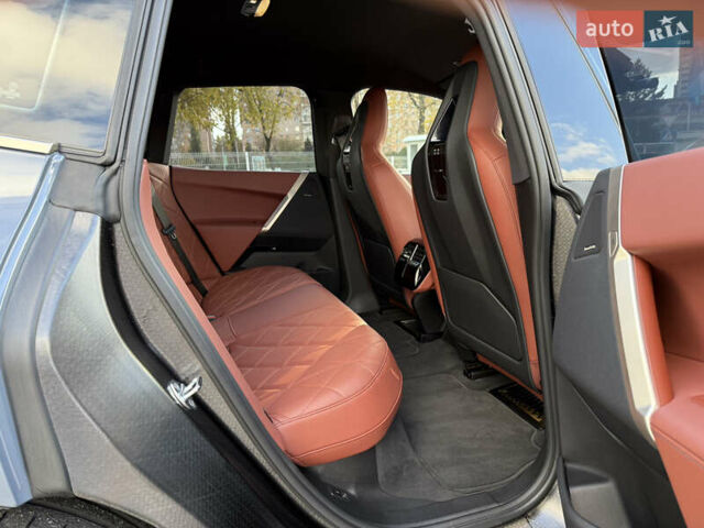 Серый БМВ iX, объемом двигателя 0 л и пробегом 15 тыс. км за 74400 $, фото 33 на Automoto.ua