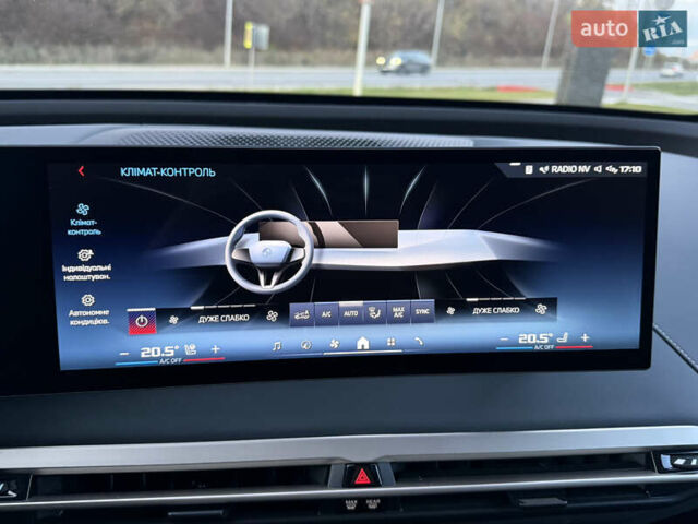 Серый БМВ iX, объемом двигателя 0 л и пробегом 50 тыс. км за 68900 $, фото 35 на Automoto.ua