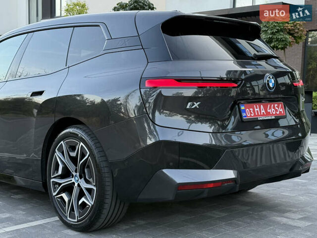 Серый БМВ iX, объемом двигателя 0 л и пробегом 67 тыс. км за 49900 $, фото 15 на Automoto.ua