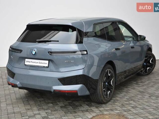 Серый БМВ iX, объемом двигателя 0 л и пробегом 13 тыс. км за 75000 $, фото 2 на Automoto.ua