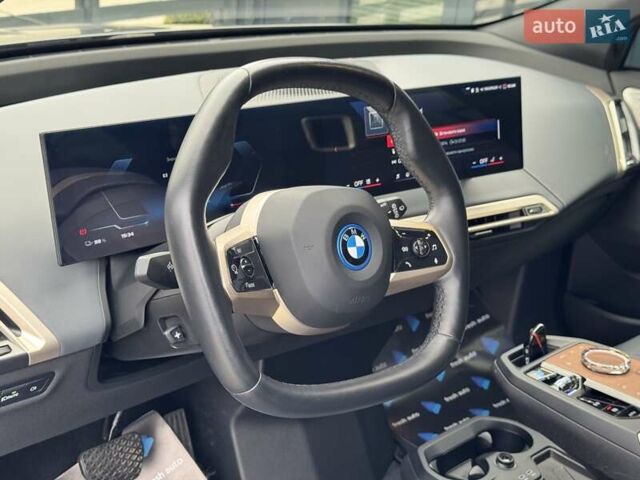 Серый БМВ iX, объемом двигателя 0 л и пробегом 49 тыс. км за 79500 $, фото 15 на Automoto.ua