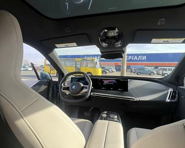 Сірий БМВ iX, об'ємом двигуна 0 л та пробігом 37 тис. км за 54900 $, фото 13 на Automoto.ua