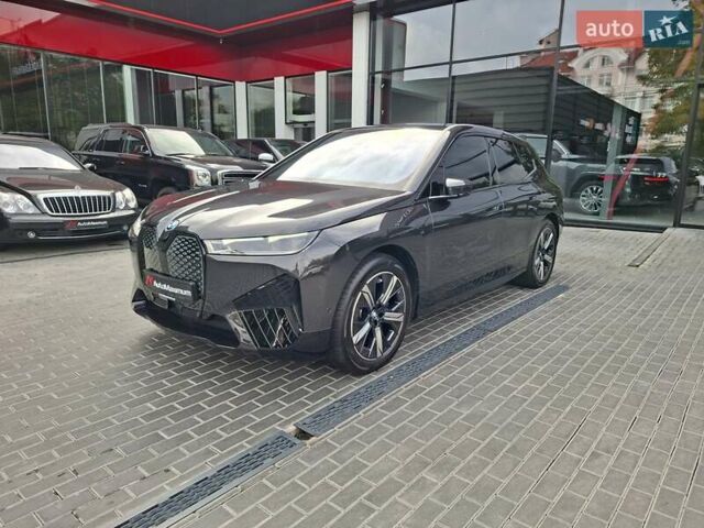 Серый БМВ iX, объемом двигателя 0 л и пробегом 20 тыс. км за 52900 $, фото 8 на Automoto.ua