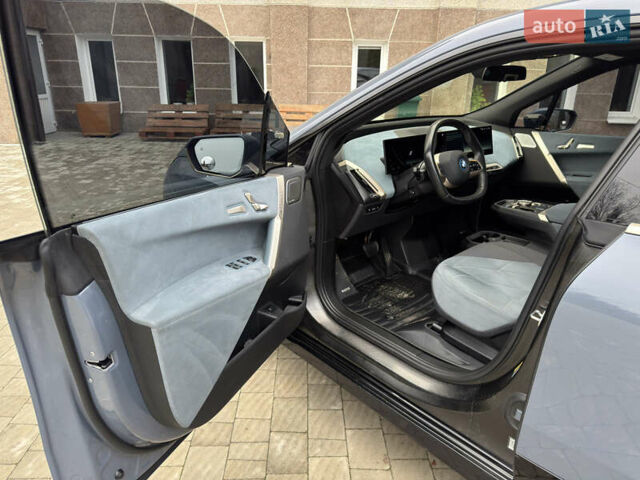 Сірий БМВ iX, об'ємом двигуна 0 л та пробігом 80 тис. км за 52400 $, фото 30 на Automoto.ua