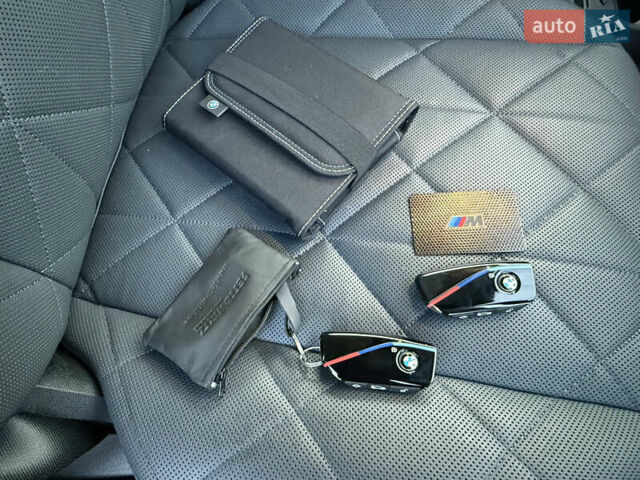 Серый БМВ iX, объемом двигателя 0 л и пробегом 50 тыс. км за 68900 $, фото 38 на Automoto.ua