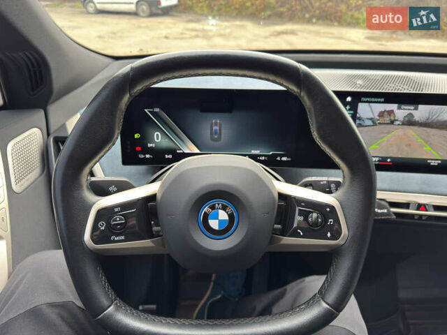 Сірий БМВ iX, об'ємом двигуна 0 л та пробігом 80 тис. км за 52400 $, фото 48 на Automoto.ua