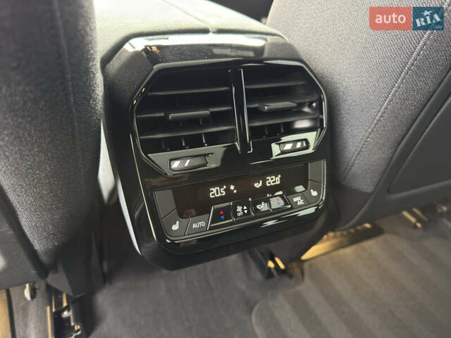 Сірий БМВ iX, об'ємом двигуна 0 л та пробігом 80 тис. км за 52400 $, фото 45 на Automoto.ua