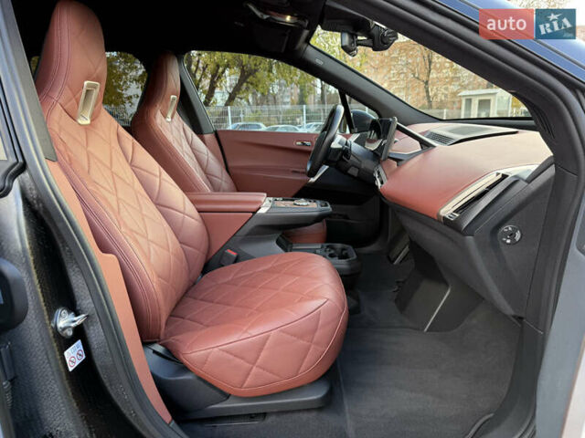 Серый БМВ iX, объемом двигателя 0 л и пробегом 15 тыс. км за 74400 $, фото 36 на Automoto.ua