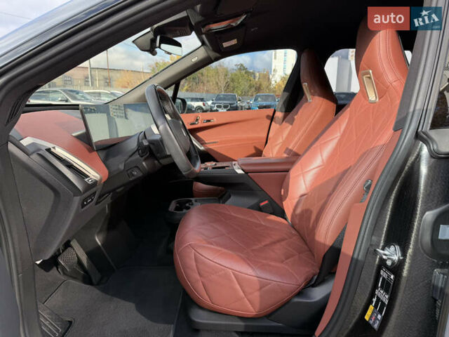 Серый БМВ iX, объемом двигателя 0 л и пробегом 15 тыс. км за 74400 $, фото 17 на Automoto.ua