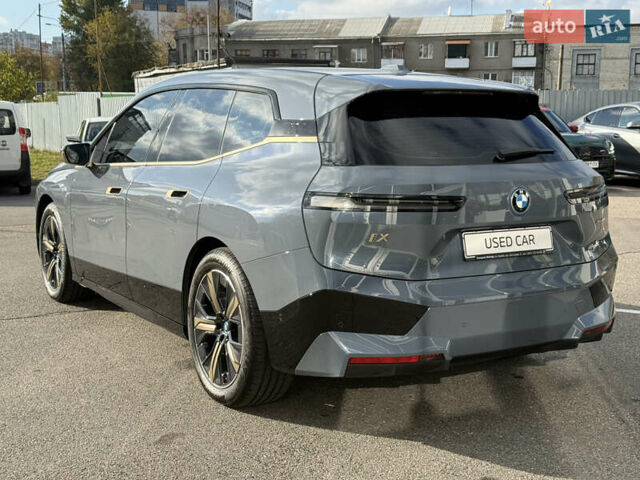 Серый БМВ iX, объемом двигателя 0 л и пробегом 15 тыс. км за 74400 $, фото 6 на Automoto.ua