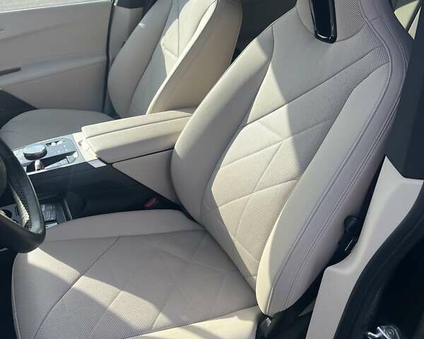 Сірий БМВ iX, об'ємом двигуна 0 л та пробігом 37 тис. км за 54900 $, фото 9 на Automoto.ua