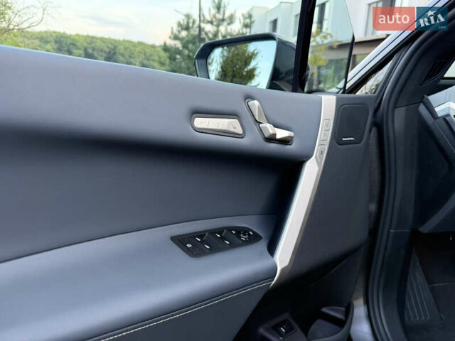 Серый БМВ iX, объемом двигателя 0 л и пробегом 67 тыс. км за 49900 $, фото 27 на Automoto.ua