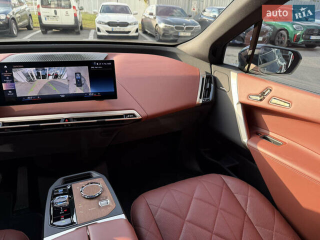 Серый БМВ iX, объемом двигателя 0 л и пробегом 15 тыс. км за 74400 $, фото 24 на Automoto.ua