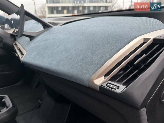 Серый БМВ iX, объемом двигателя 0 л и пробегом 16 тыс. км за 53900 $, фото 51 на Automoto.ua