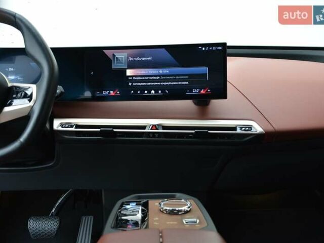 Серый БМВ iX, объемом двигателя 0 л и пробегом 17 тыс. км за 61613 $, фото 6 на Automoto.ua