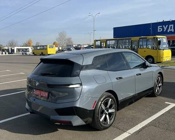 Сірий БМВ iX, об'ємом двигуна 0 л та пробігом 37 тис. км за 54900 $, фото 4 на Automoto.ua