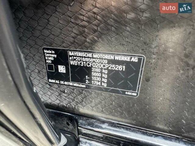 Серый БМВ iX, объемом двигателя 0 л и пробегом 49 тыс. км за 79500 $, фото 33 на Automoto.ua