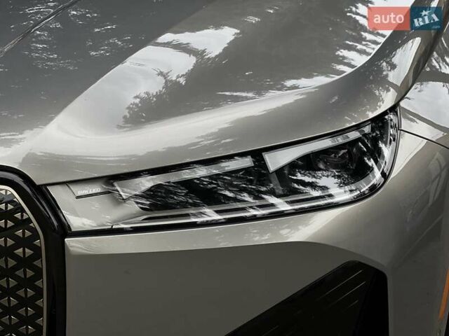 Сірий БМВ iX, об'ємом двигуна 0 л та пробігом 39 тис. км за 52950 $, фото 10 на Automoto.ua