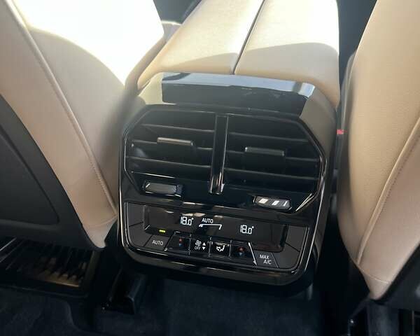 Сірий БМВ iX, об'ємом двигуна 0 л та пробігом 37 тис. км за 54900 $, фото 12 на Automoto.ua