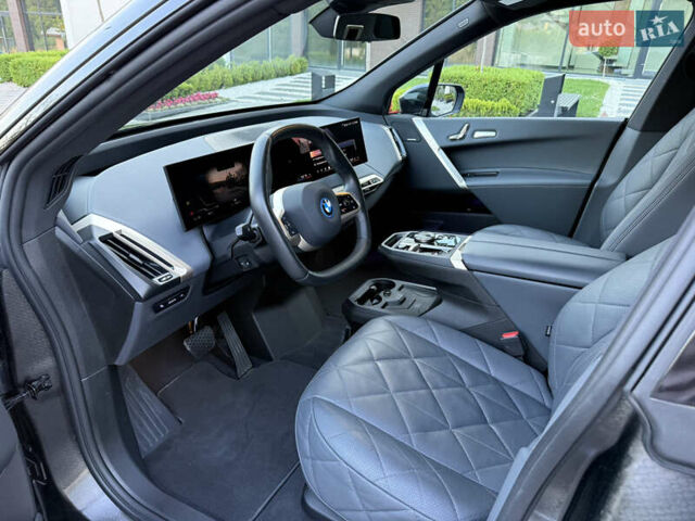 Серый БМВ iX, объемом двигателя 0 л и пробегом 67 тыс. км за 49900 $, фото 17 на Automoto.ua
