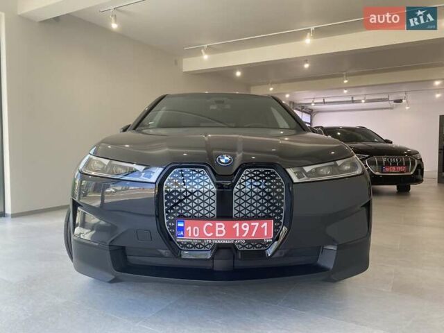 Сірий БМВ iX, об'ємом двигуна 0 л та пробігом 11 тис. км за 79800 $, фото 2 на Automoto.ua