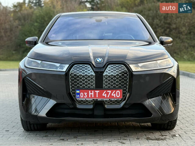 Серый БМВ iX, объемом двигателя 0 л и пробегом 50 тыс. км за 68900 $, фото 6 на Automoto.ua