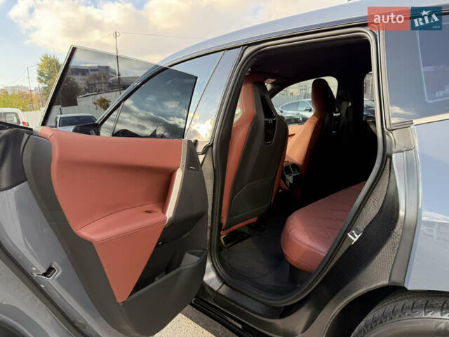 Серый БМВ iX, объемом двигателя 0 л и пробегом 15 тыс. км за 74400 $, фото 26 на Automoto.ua