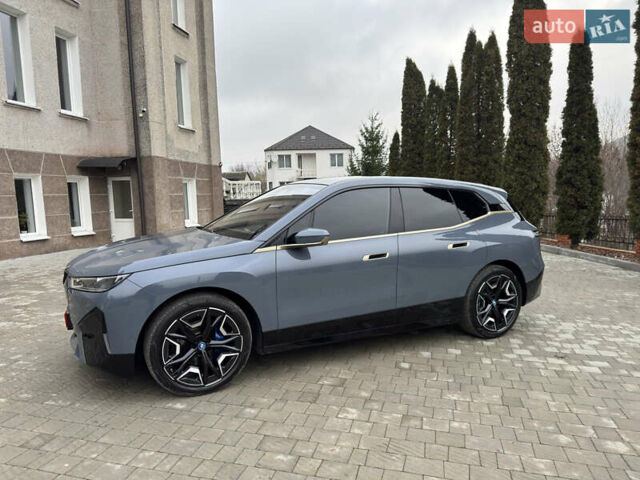 Сірий БМВ iX, об'ємом двигуна 0 л та пробігом 80 тис. км за 52400 $, фото 2 на Automoto.ua