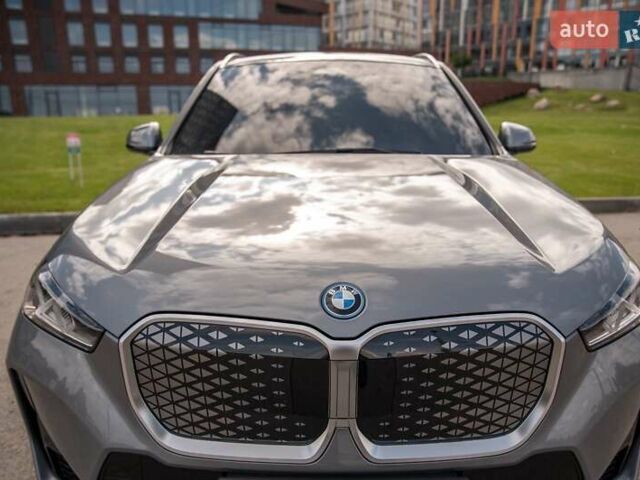 Серый БМВ iX, объемом двигателя 0 л и пробегом 4 тыс. км за 36000 $, фото 2 на Automoto.ua