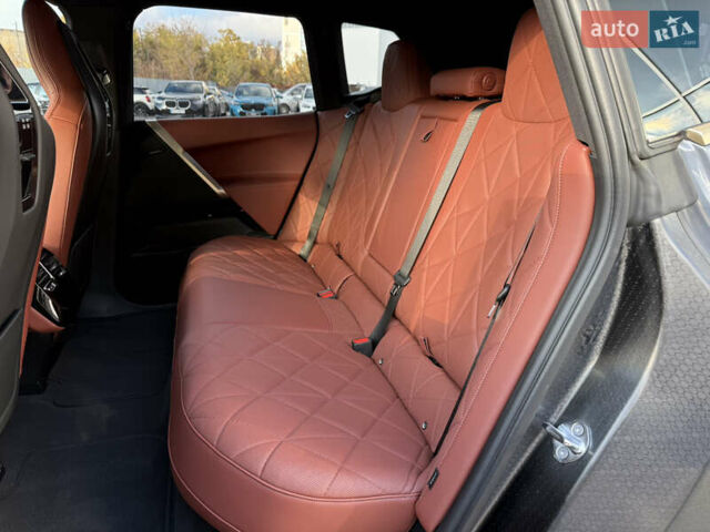 Серый БМВ iX, объемом двигателя 0 л и пробегом 15 тыс. км за 74400 $, фото 28 на Automoto.ua