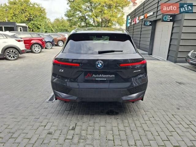 Серый БМВ iX, объемом двигателя 0 л и пробегом 20 тыс. км за 52900 $, фото 5 на Automoto.ua