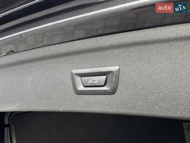 Серый БМВ iX, объемом двигателя 0 л и пробегом 49 тыс. км за 79500 $, фото 32 на Automoto.ua