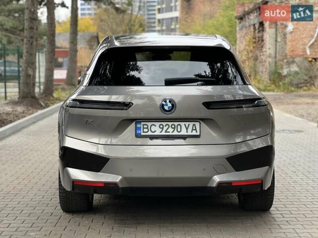 Сірий БМВ iX, об'ємом двигуна 0 л та пробігом 39 тис. км за 52950 $, фото 8 на Automoto.ua