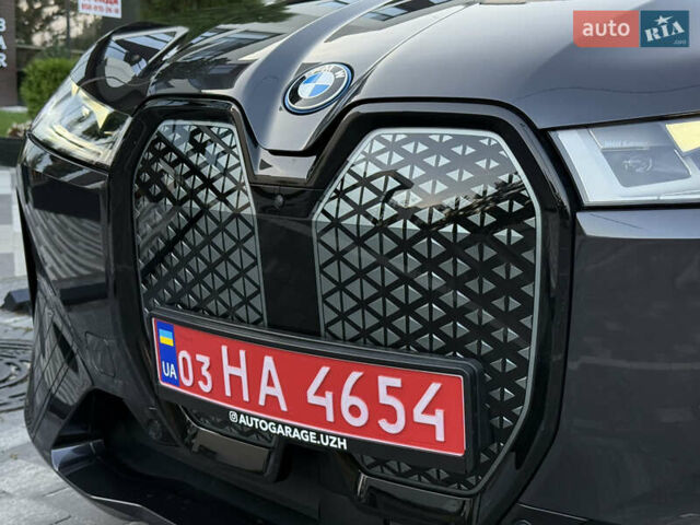 Серый БМВ iX, объемом двигателя 0 л и пробегом 67 тыс. км за 49900 $, фото 12 на Automoto.ua