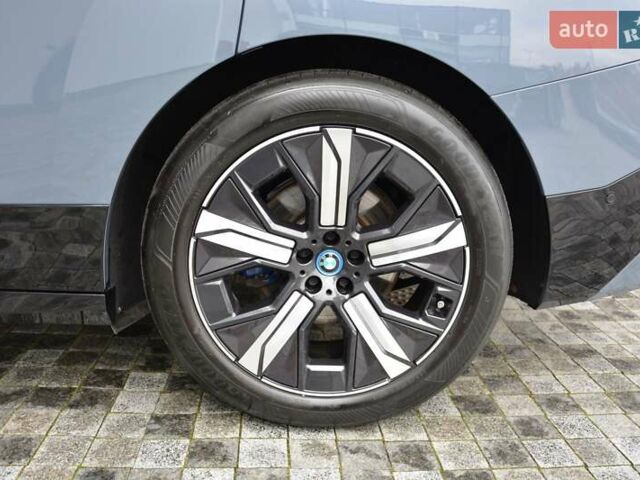 Серый БМВ iX, объемом двигателя 0 л и пробегом 17 тыс. км за 61613 $, фото 9 на Automoto.ua