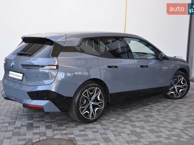 Сірий БМВ iX, об'ємом двигуна 0 л та пробігом 10 тис. км за 81893 $, фото 2 на Automoto.ua