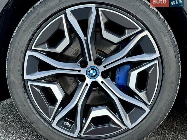 Сірий БМВ iX, об'ємом двигуна 0 л та пробігом 100 тис. км за 52900 $, фото 7 на Automoto.ua