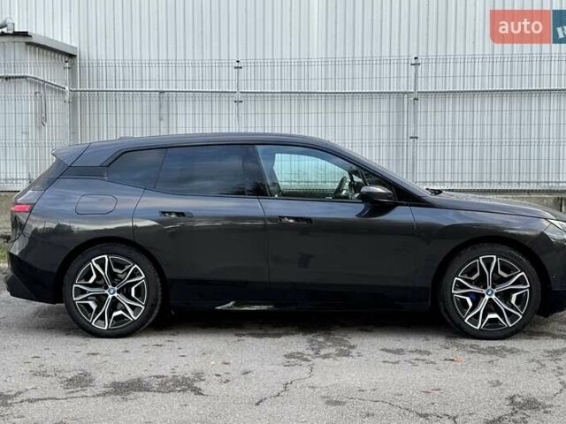 Сірий БМВ iX, об'ємом двигуна 0 л та пробігом 100 тис. км за 52900 $, фото 5 на Automoto.ua